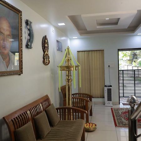 Pavithram Residency Bed & Breakfast Kollam Bagian luar foto