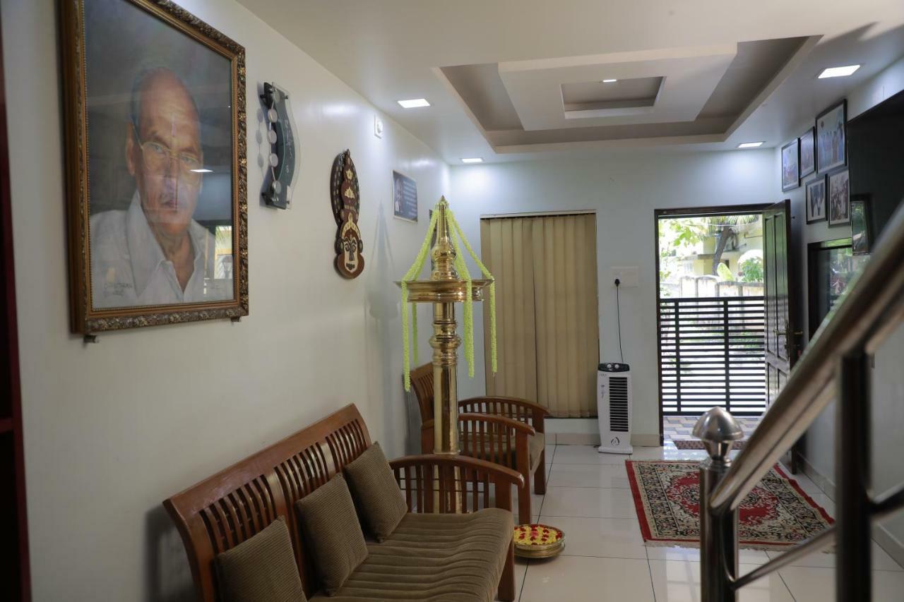 Pavithram Residency Bed & Breakfast Kollam Bagian luar foto