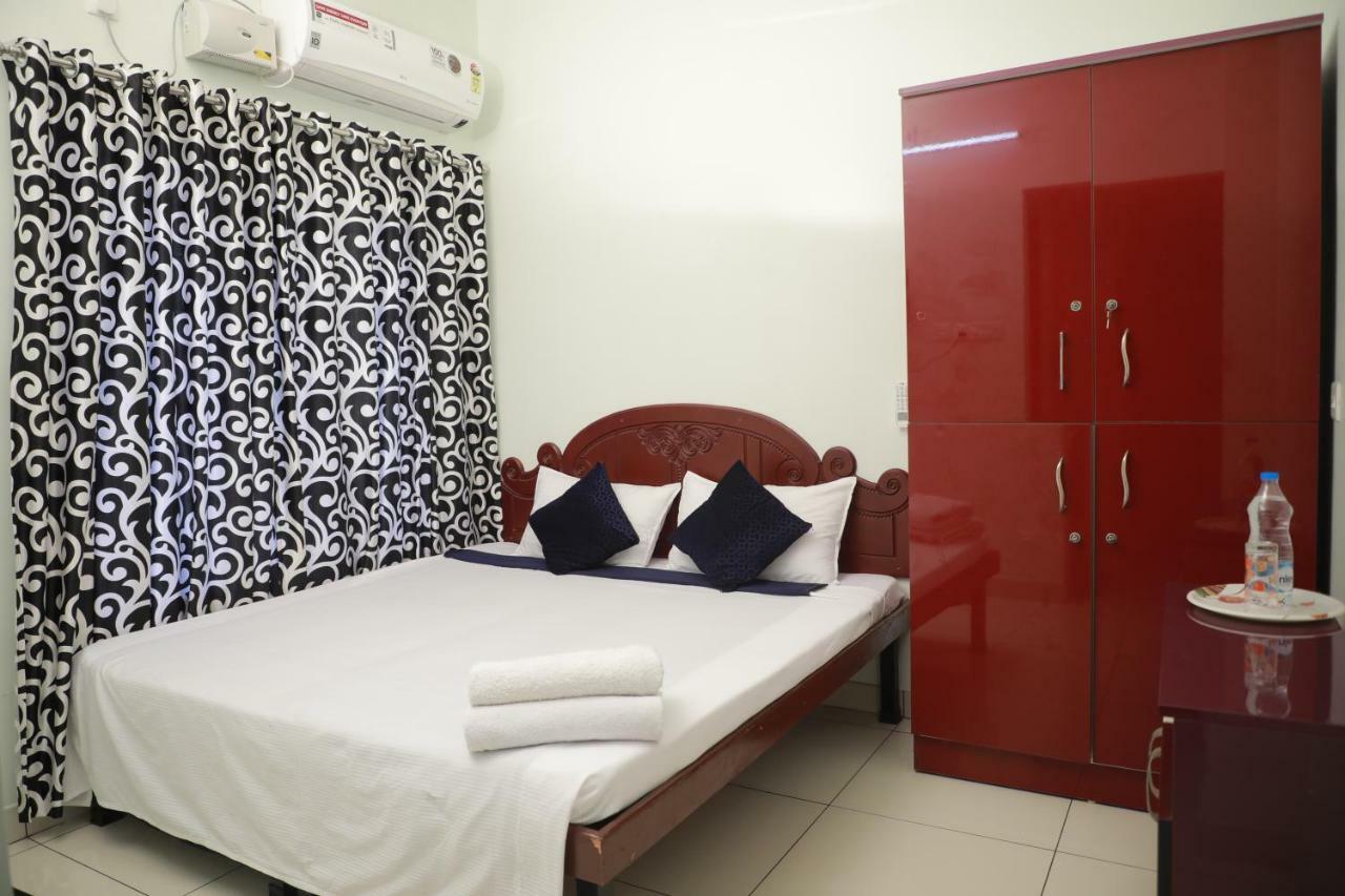 Pavithram Residency Bed & Breakfast Kollam Bagian luar foto