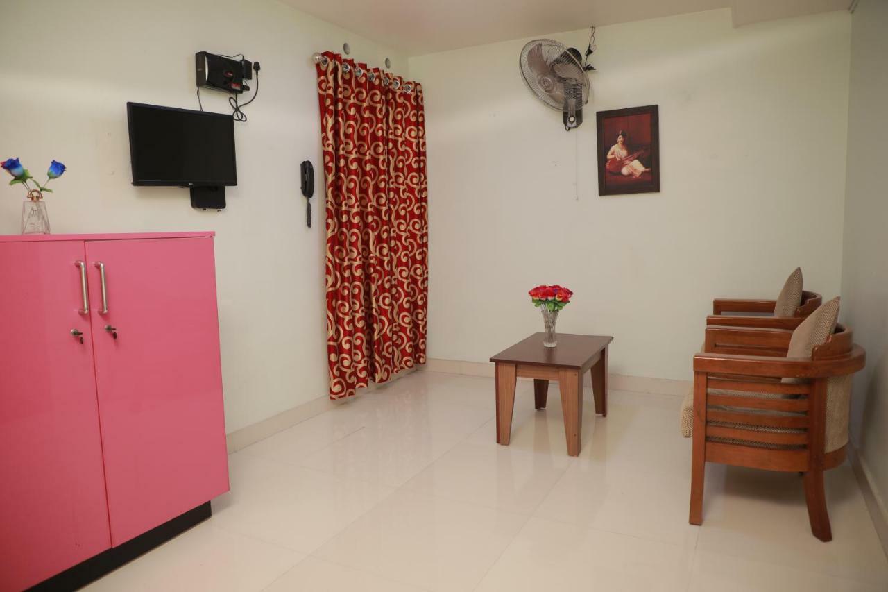 Pavithram Residency Bed & Breakfast Kollam Bagian luar foto