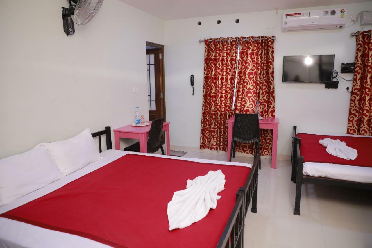 Pavithram Residency Bed & Breakfast Kollam Bagian luar foto