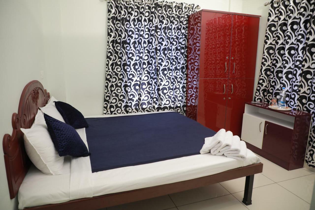 Pavithram Residency Bed & Breakfast Kollam Bagian luar foto