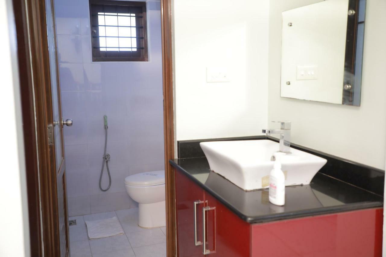 Pavithram Residency Bed & Breakfast Kollam Bagian luar foto