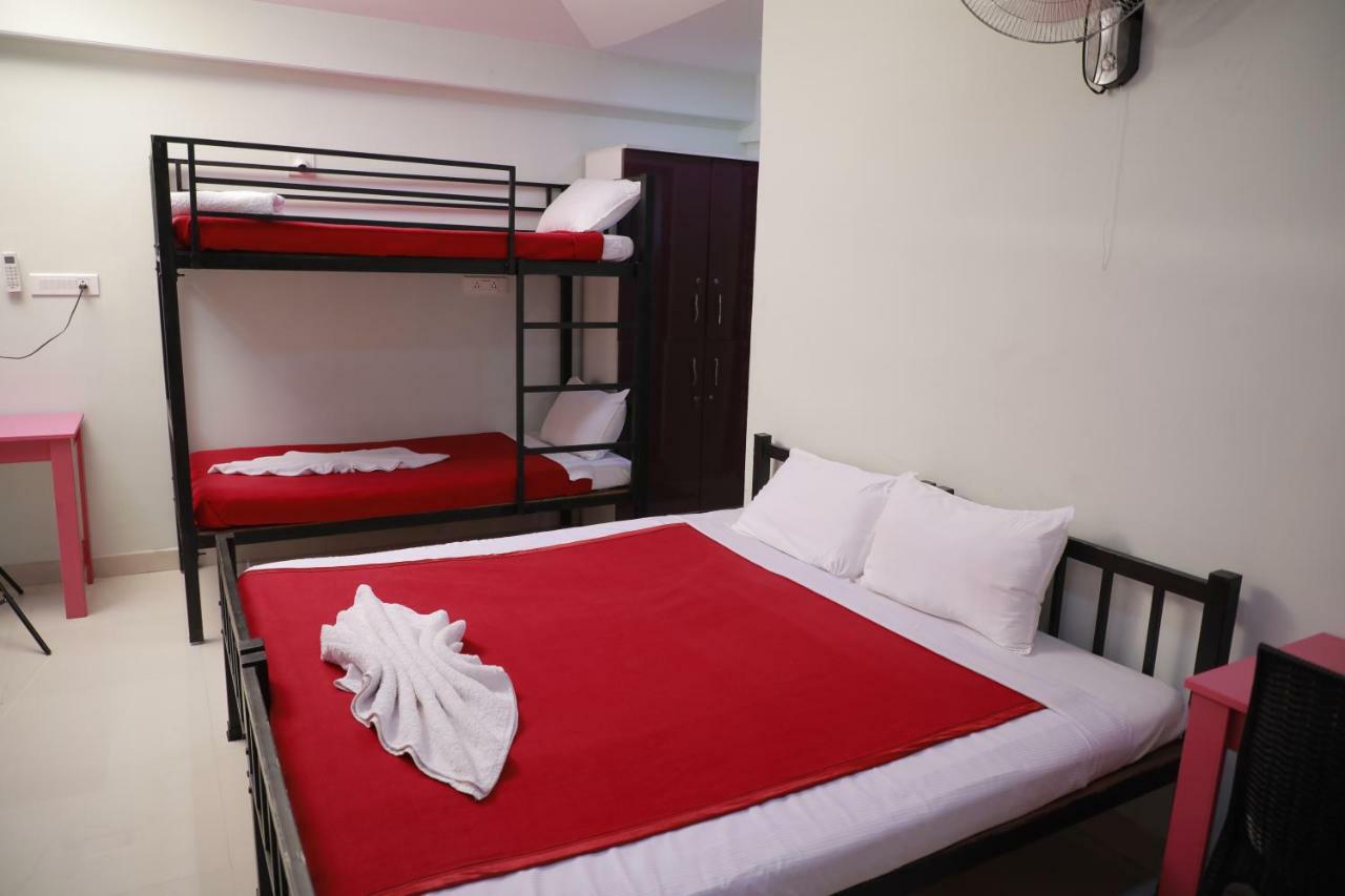 Pavithram Residency Bed & Breakfast Kollam Bagian luar foto