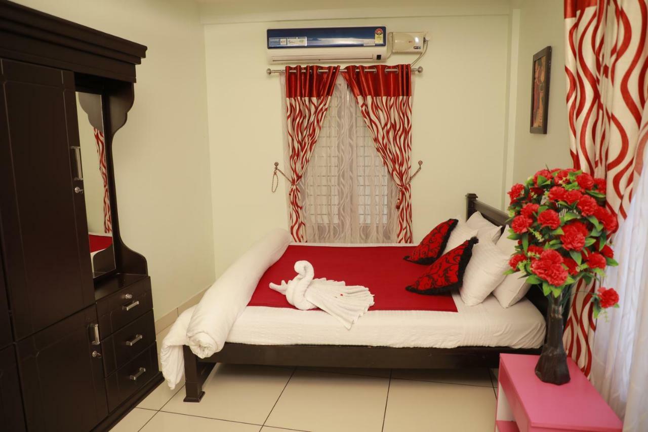 Pavithram Residency Bed & Breakfast Kollam Bagian luar foto