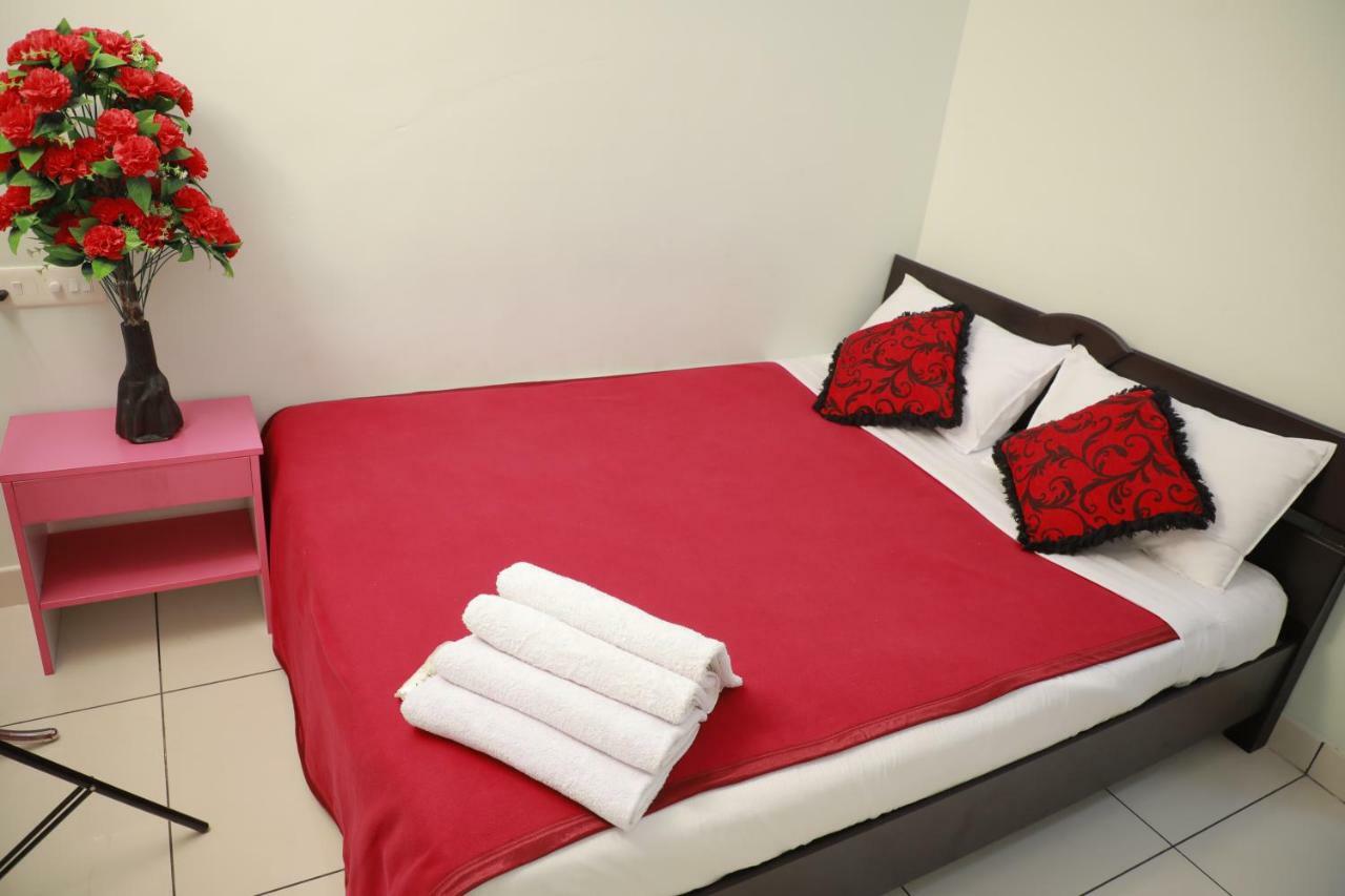 Pavithram Residency Bed & Breakfast Kollam Bagian luar foto